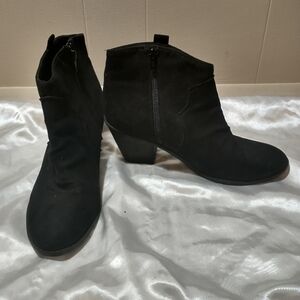 Time & Tru Black Ankle Zip Boots (WMTT48DP024) - Size 11